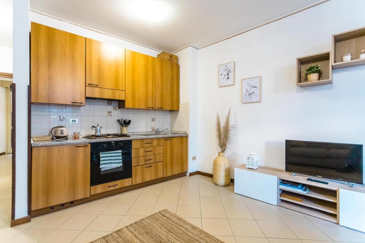 ורנה Lago Azzurro Apartment מראה חיצוני תמונה