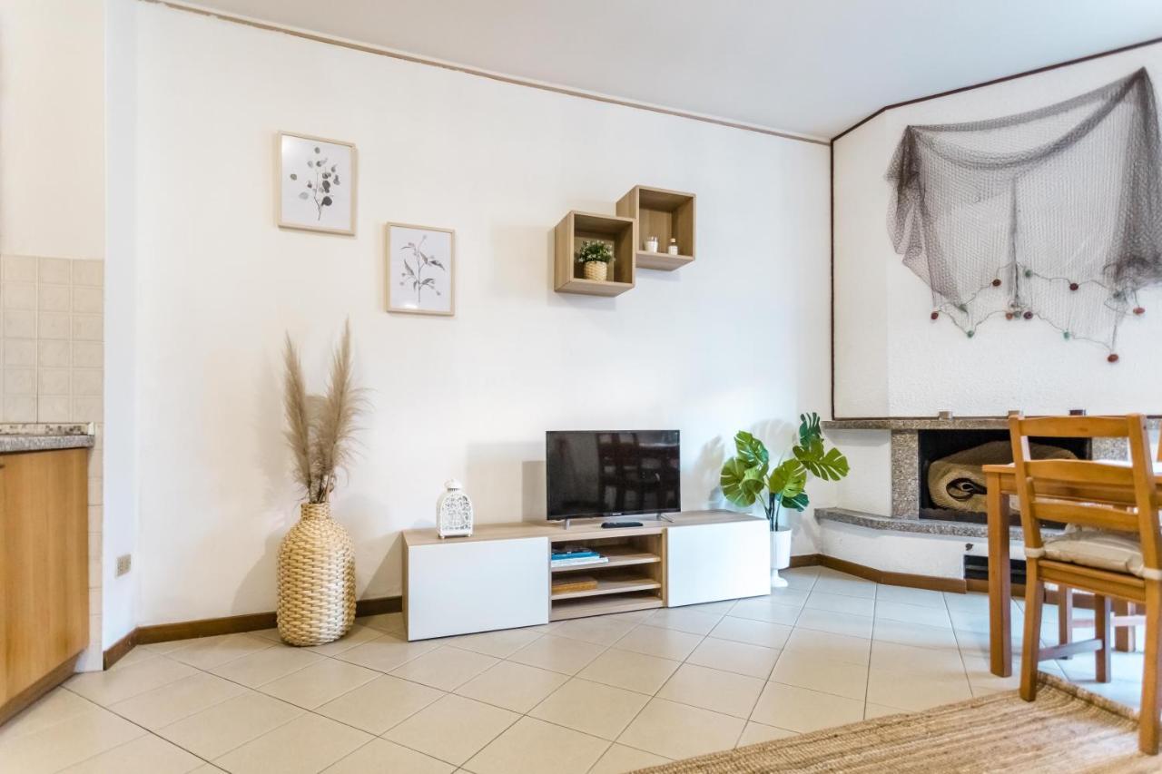 ורנה Lago Azzurro Apartment מראה חיצוני תמונה