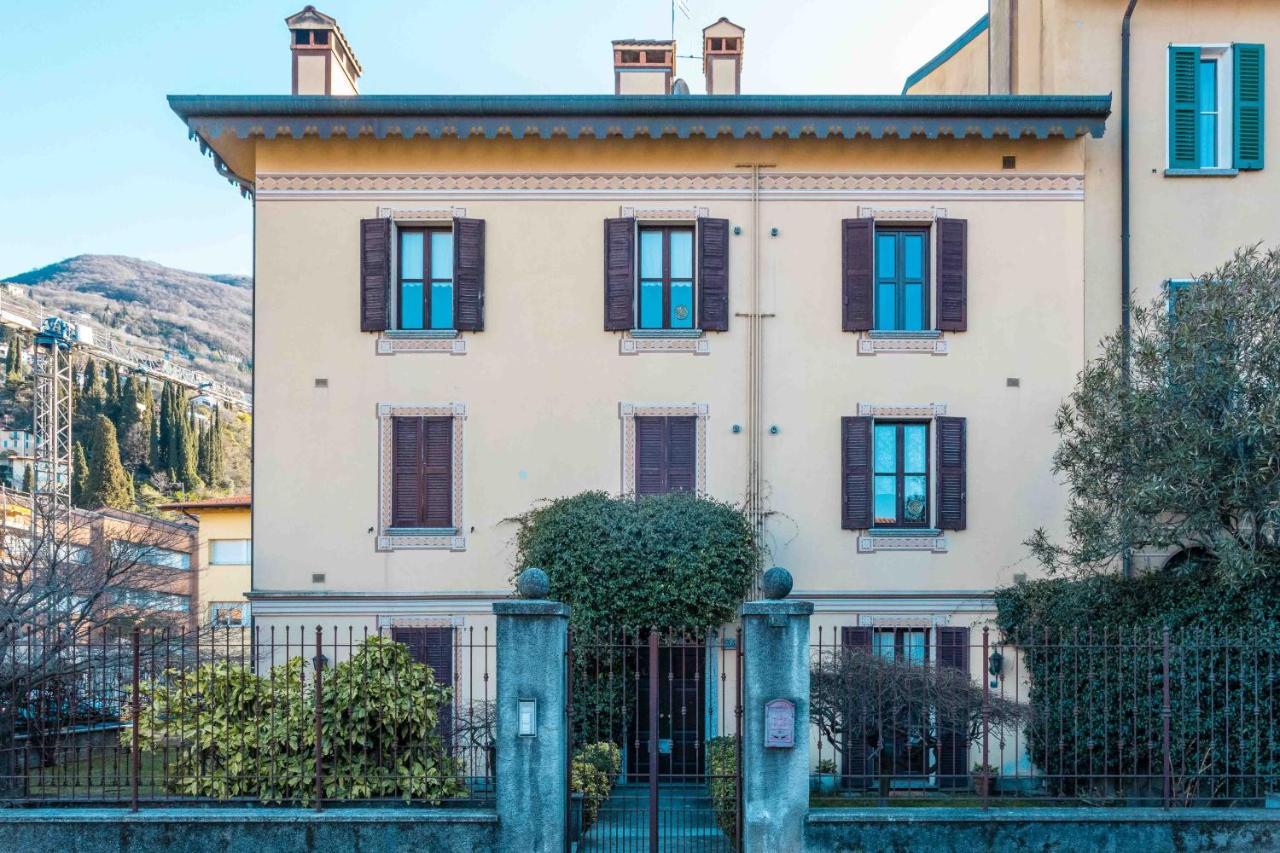 ורנה Lago Azzurro Apartment מראה חיצוני תמונה